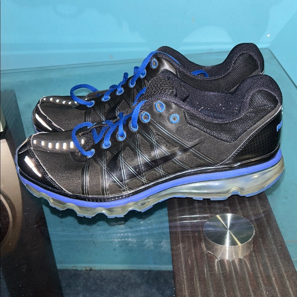 Men’s Nike Airmax Sneakers (size 10)